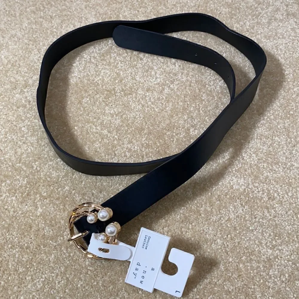 Women’s Black Belt with Goldish Buckle L NWT